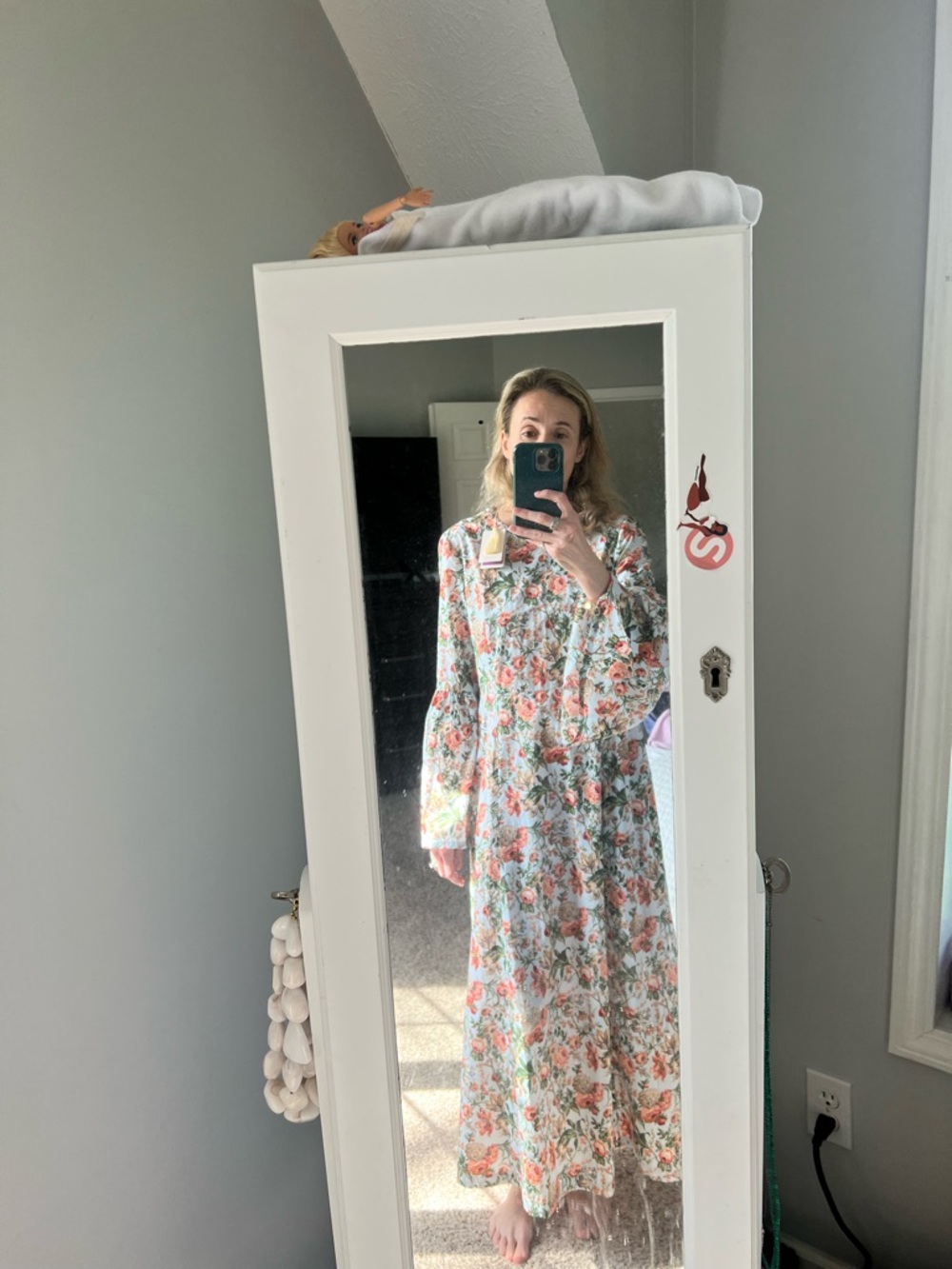 Doen NWOT Floral Maxi Dress with flare Sleeves at elbow- Multicolor Floral